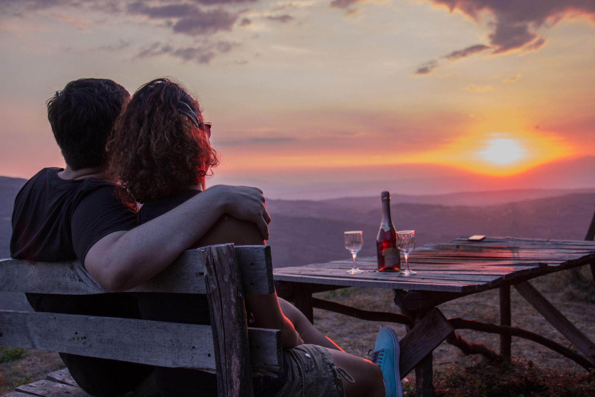romantic bonding activities for couples
