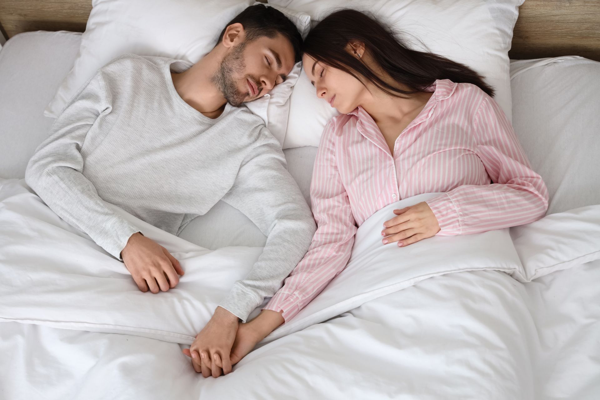 daily bedroom habits that happy couples swear by
