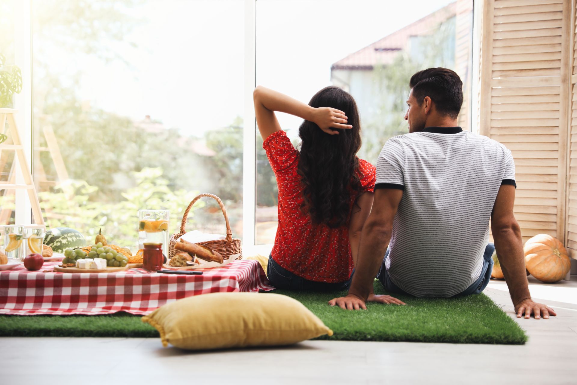 fun indoor date night activities for couples